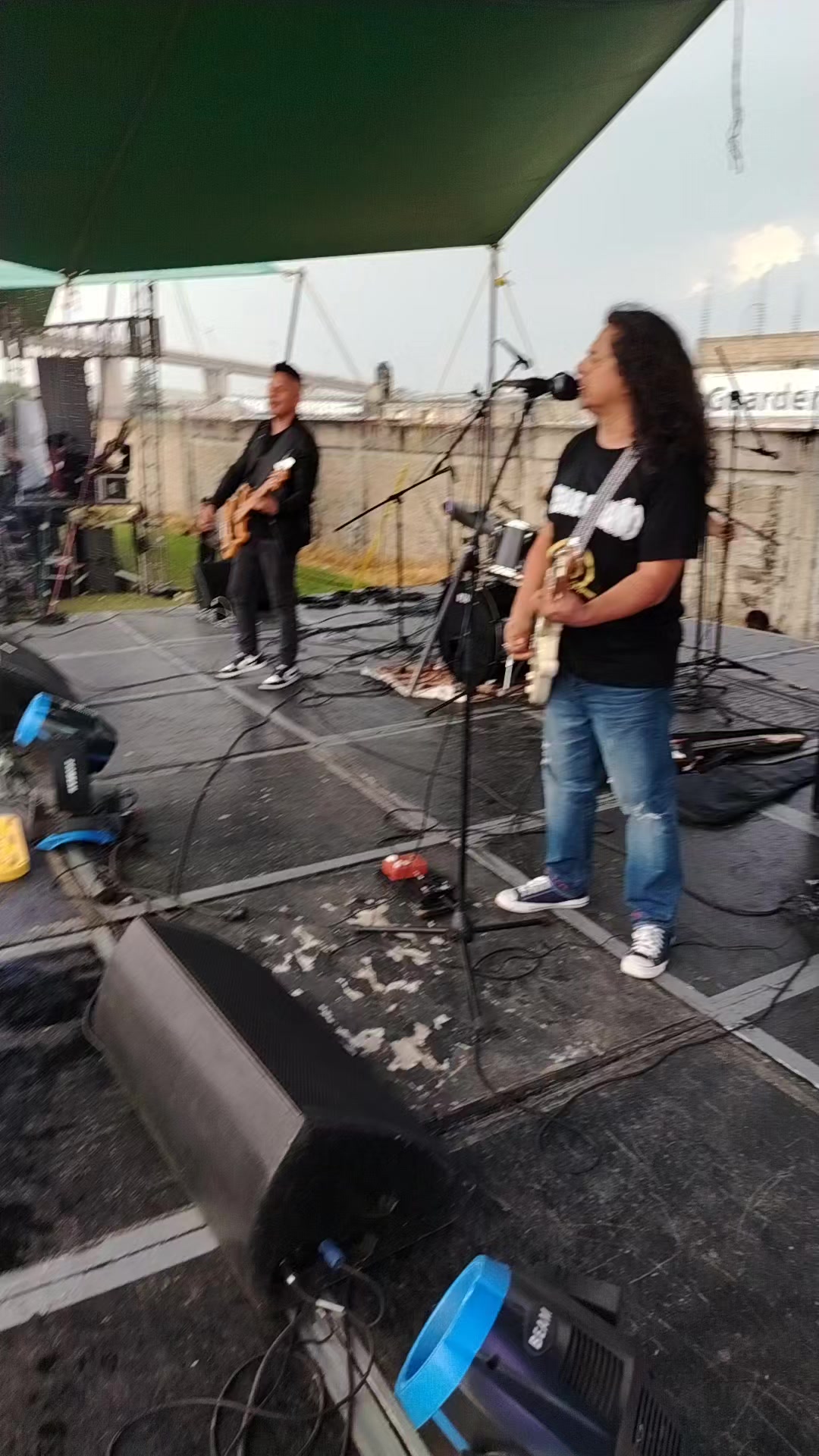 @Brebaje Extraño
