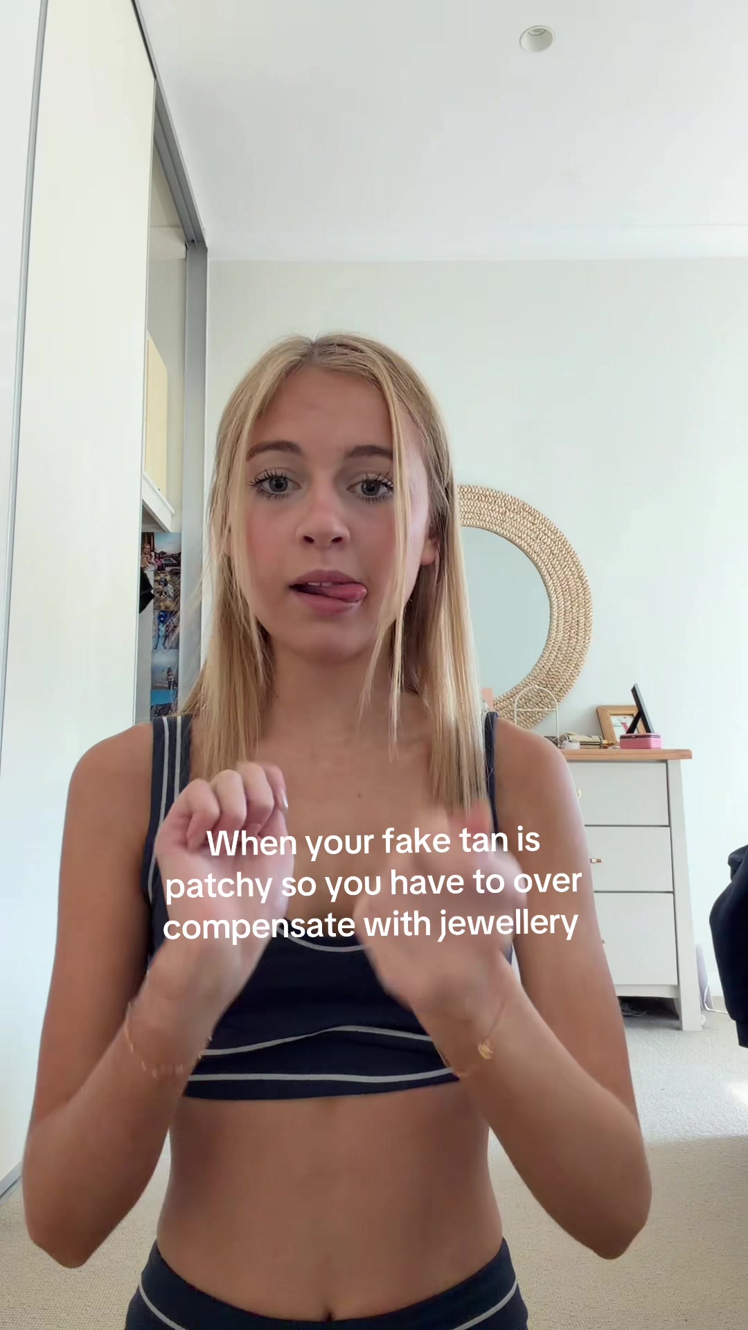 @CHLOE HYNDMAN