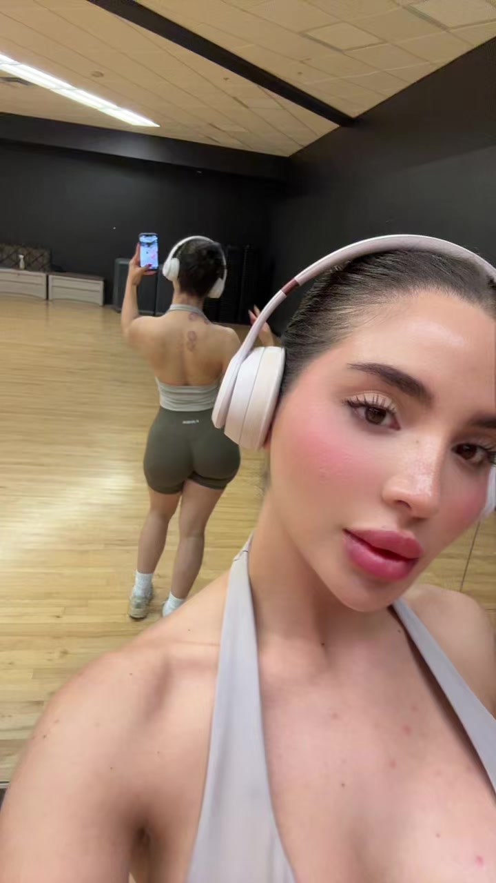 @Aquariusbossbabe
