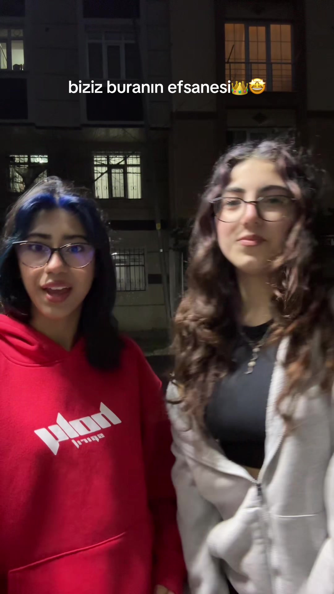@👸🏻👸🏿