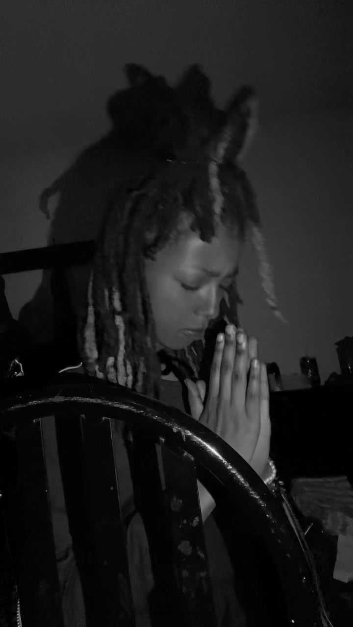 @QueenEyeDivine