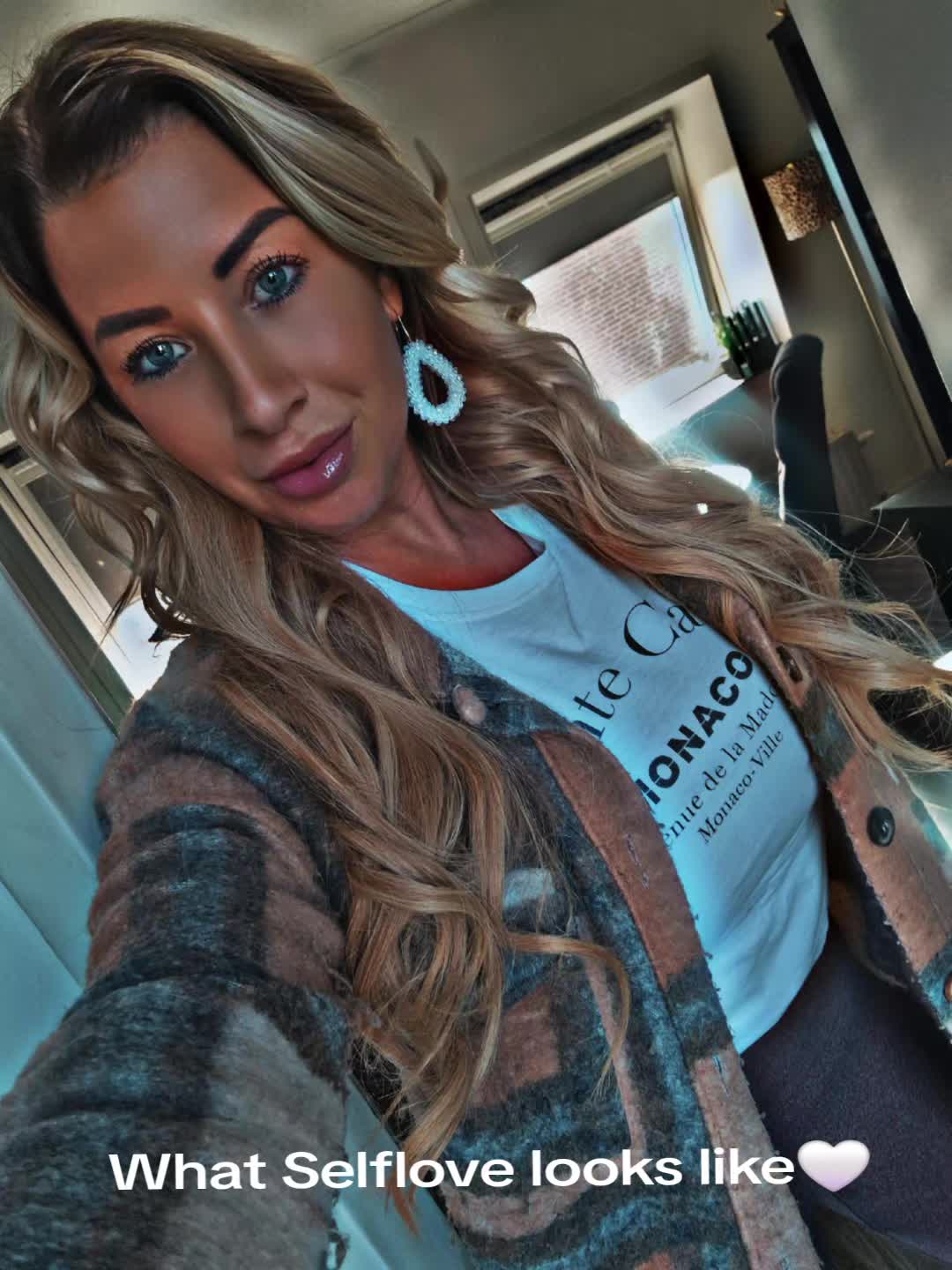 @HerFeminineEmpire