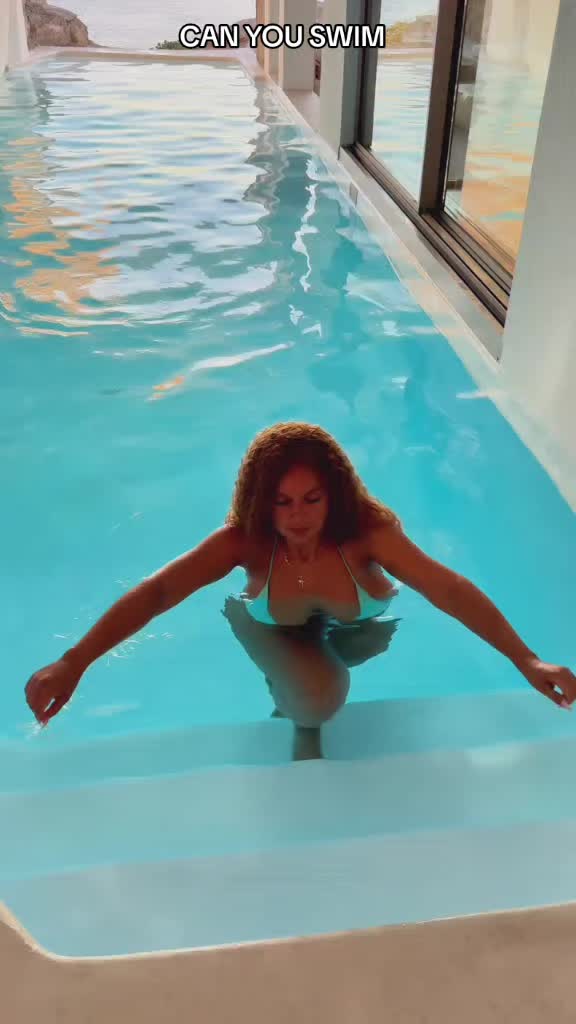 @Pamela Alexandra fan page