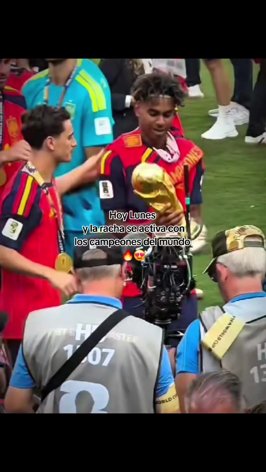 @Dêbôrâ_💙❤️