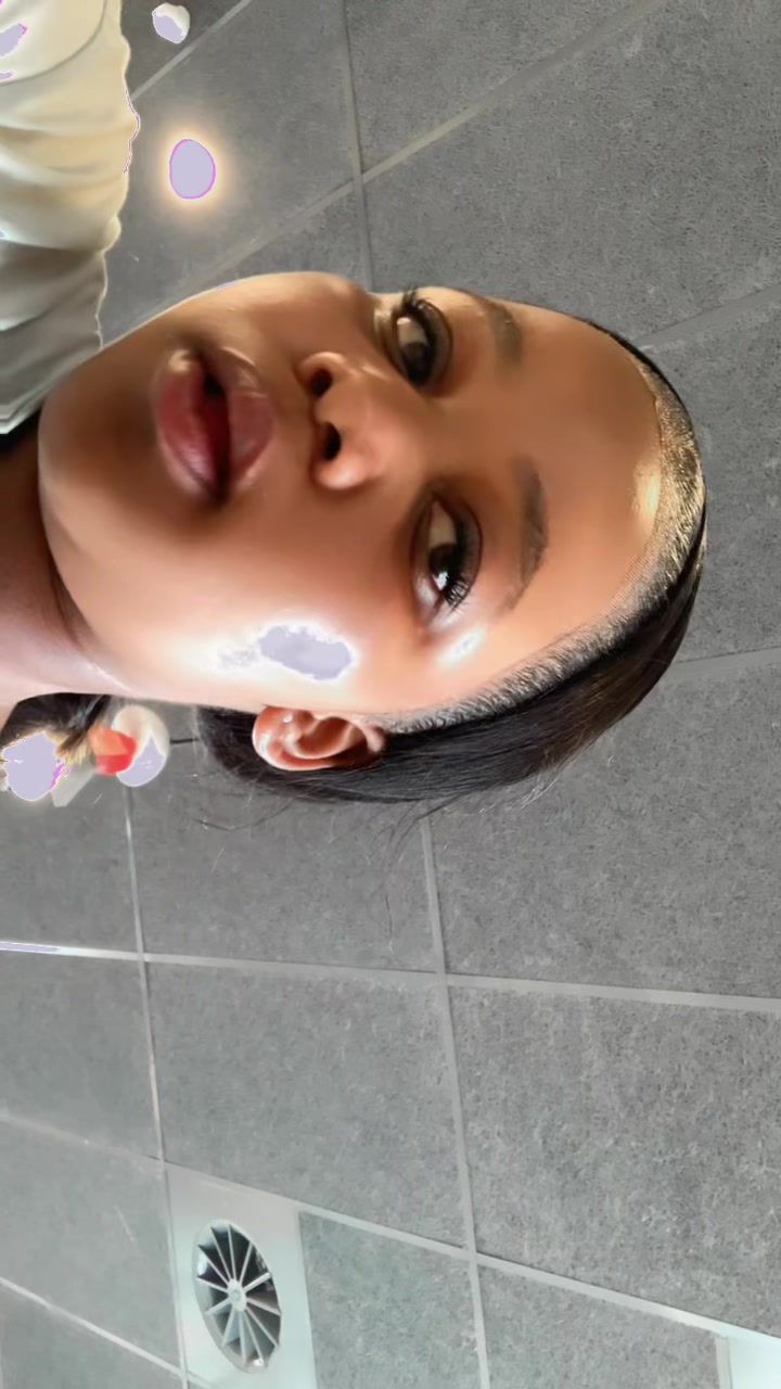 @OkaMenziwa🎀