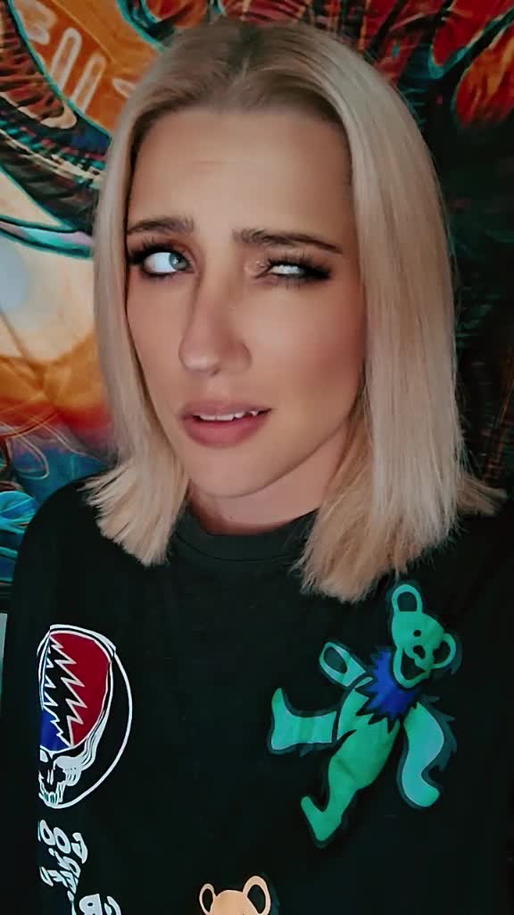 @QueenSkero