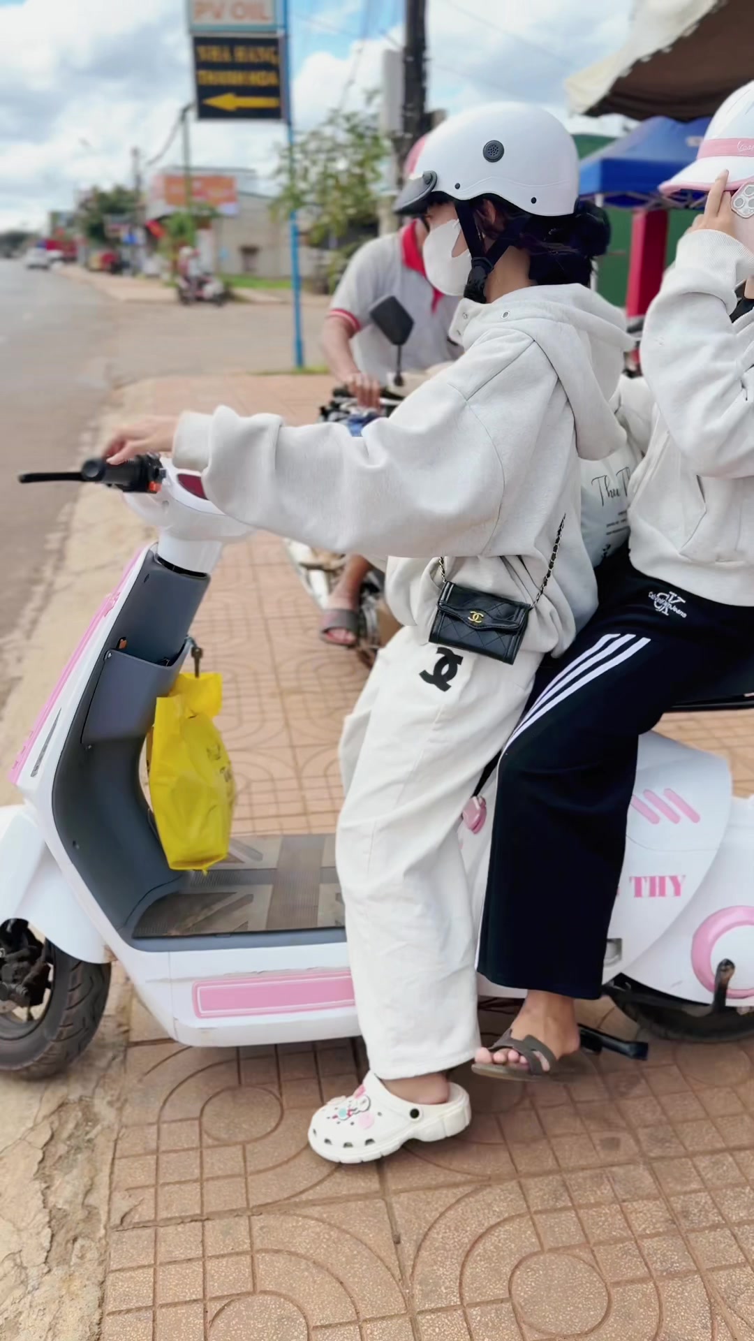 @Xe Điện T&iacute;n Sỹ Daklak