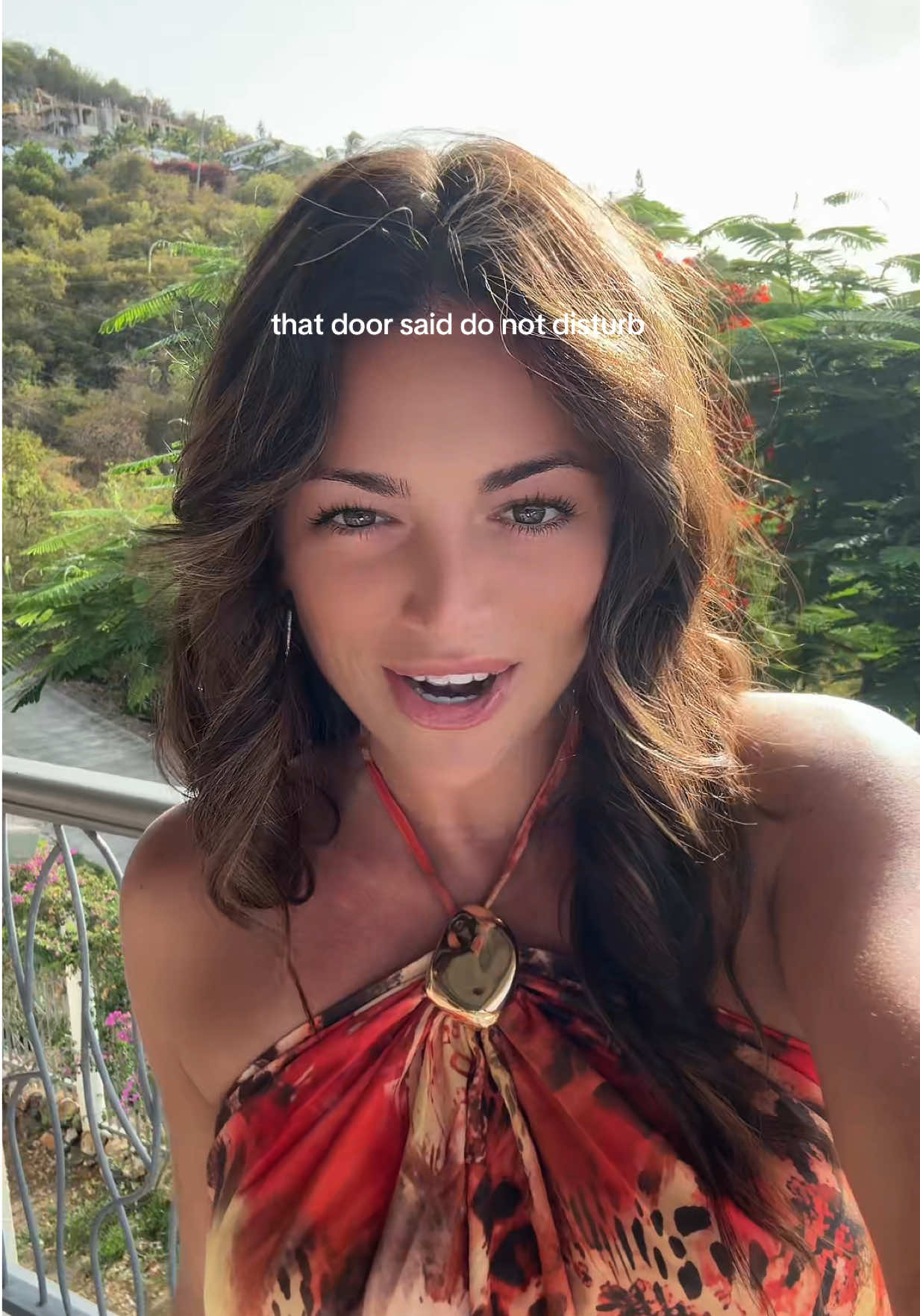 @alisonamro