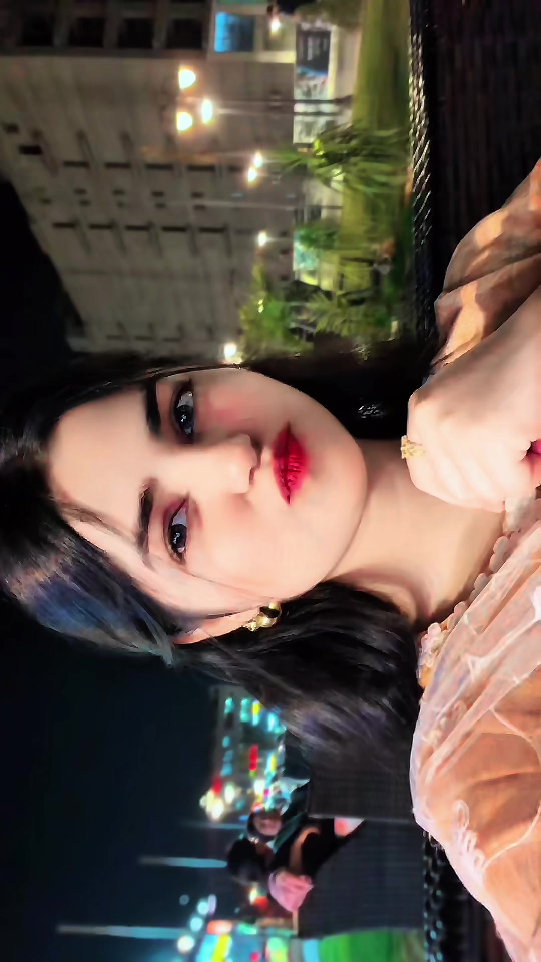 @👑 𝑸𝑼𝜠𝜠𝑵 𝑮 👑