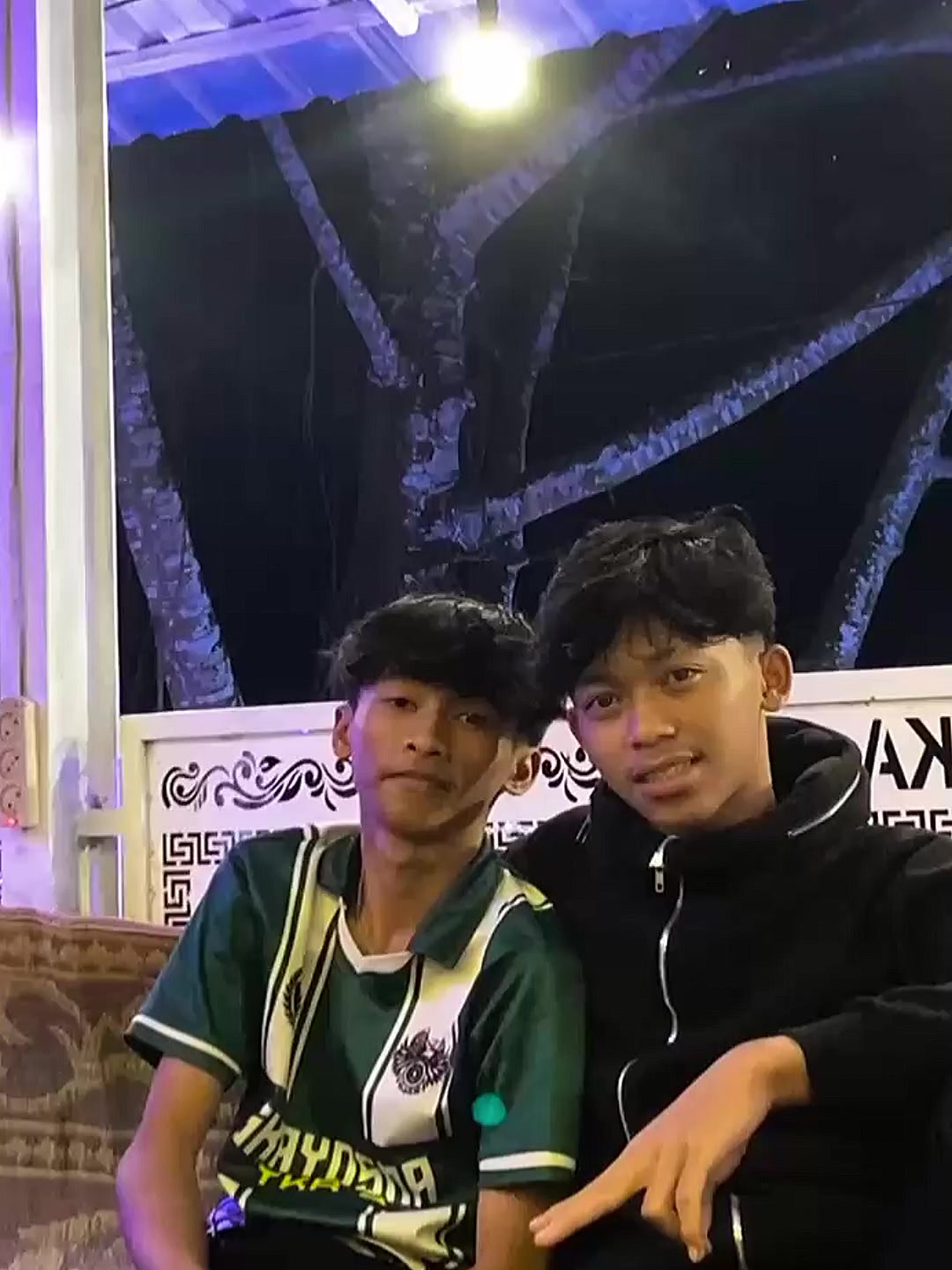 @aL