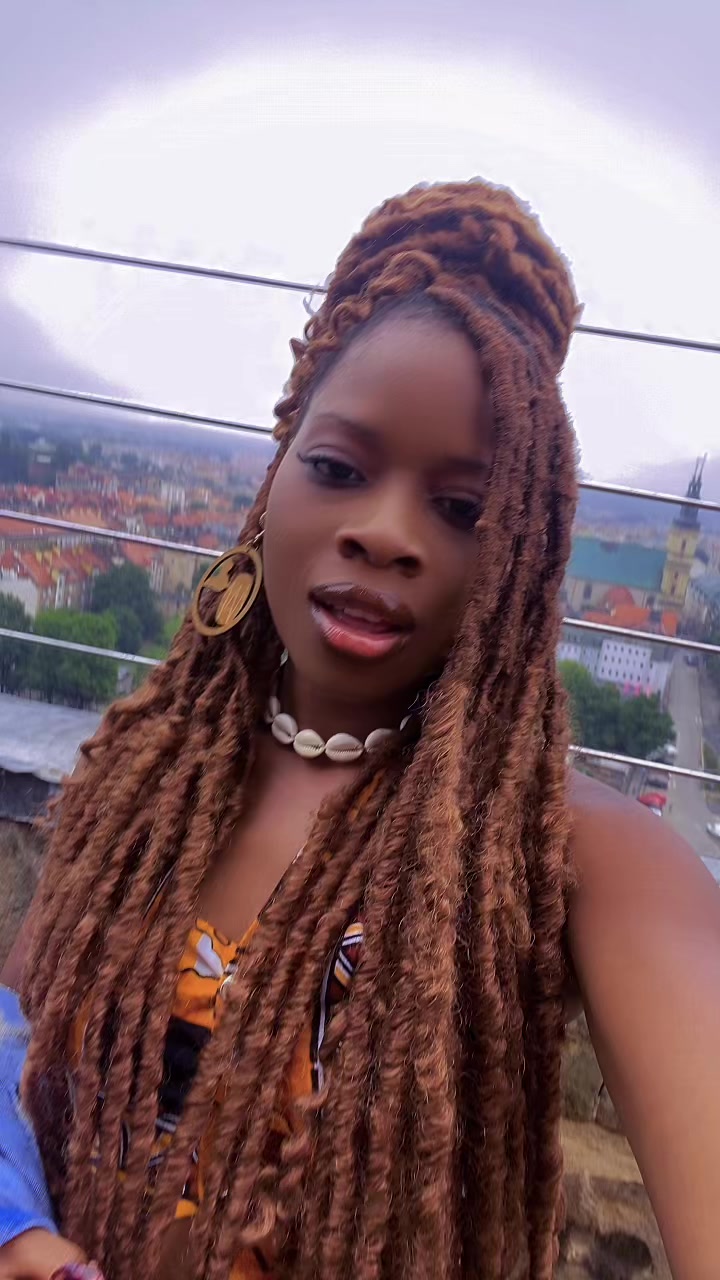 @queendija_official