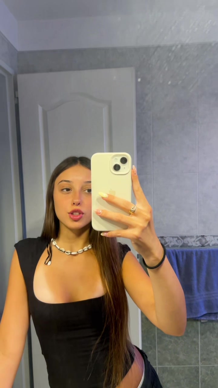 @candeee