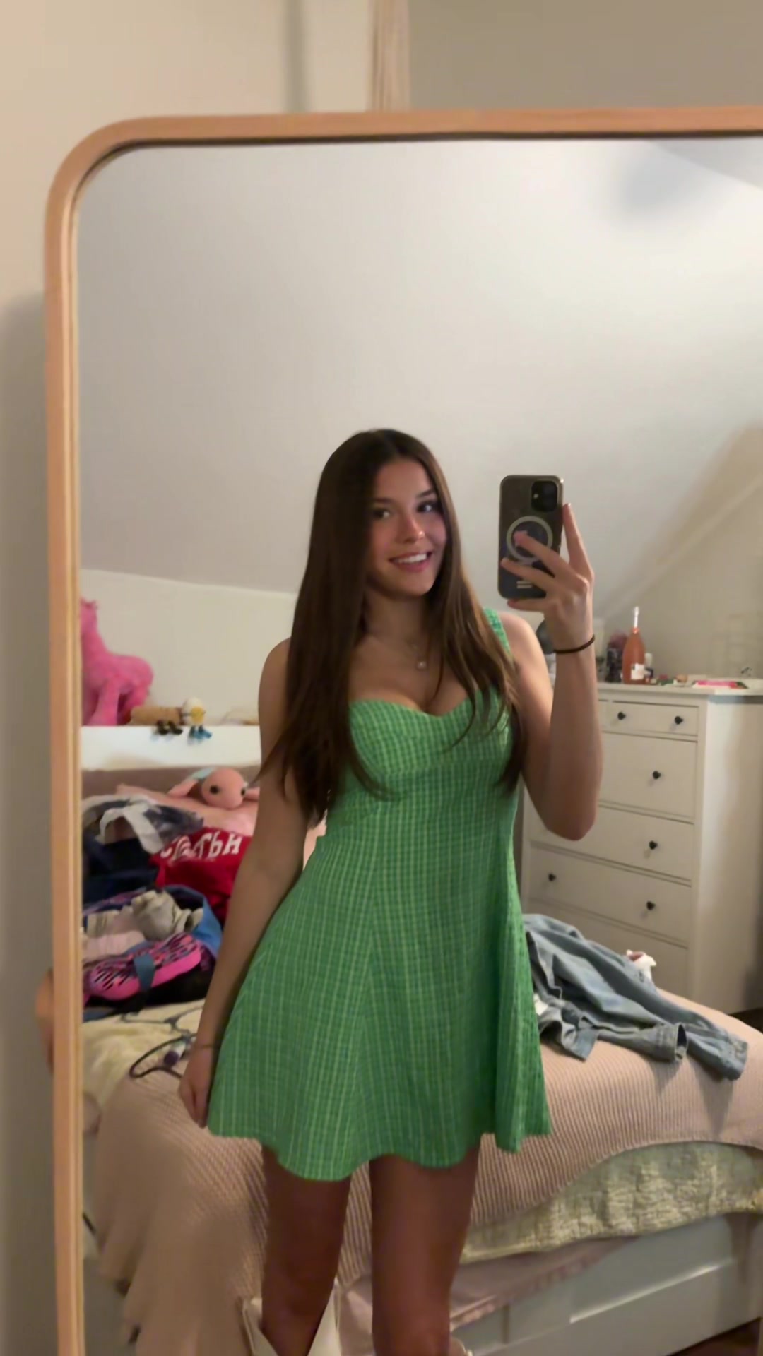 @bella