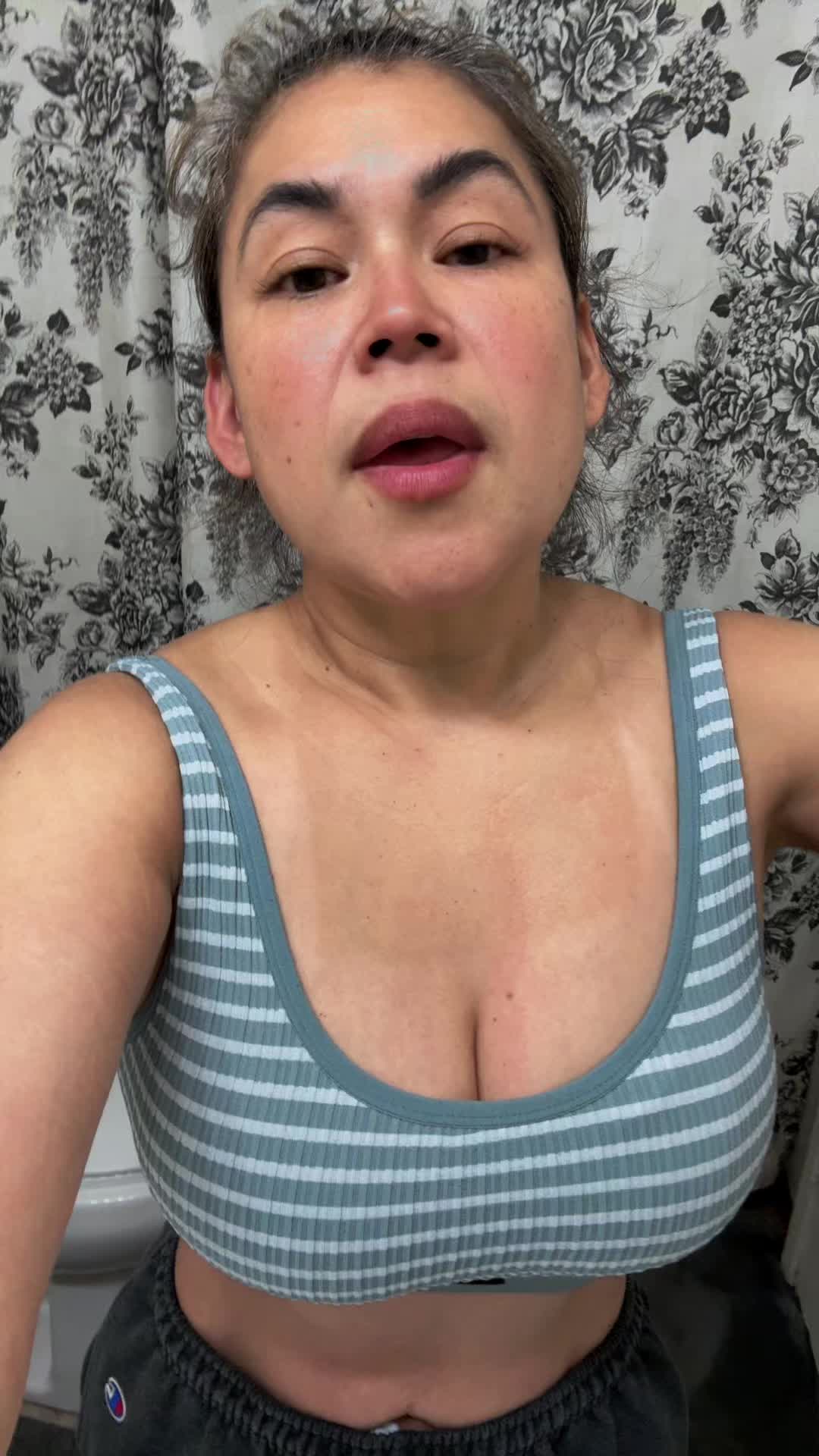 @Blingedbysonia