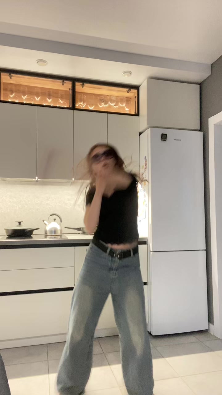 @annushka