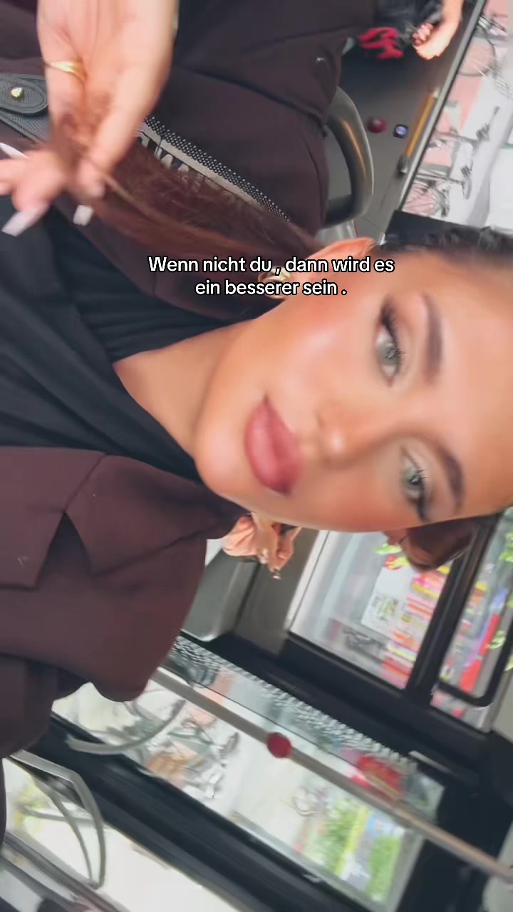 @MiraBks