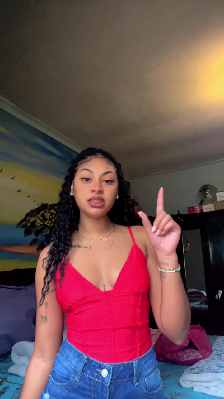 @𝓒𝓵𝓪𝓾𝓭𝓮𝓽𝓽𝓮 𝓒 🧚♀️🌝