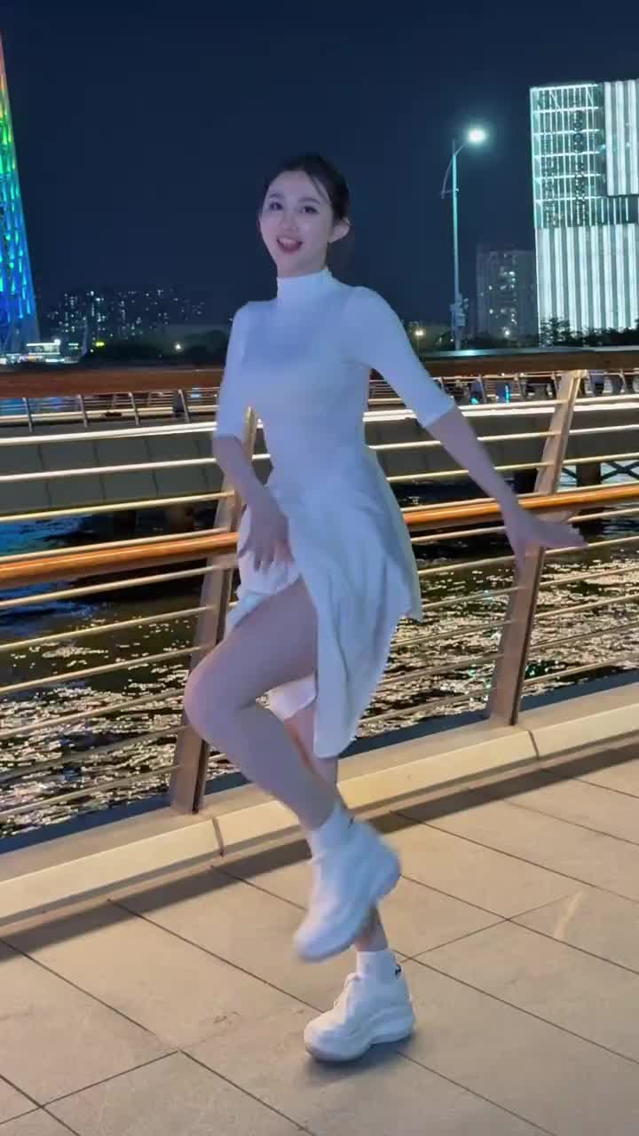 @Sally 雪莉 大笑笑