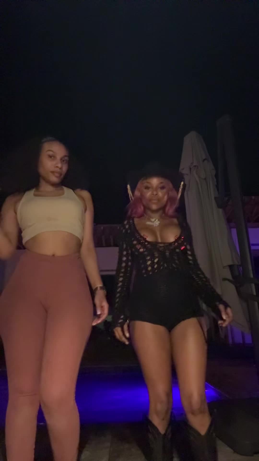 @Lay Luscious