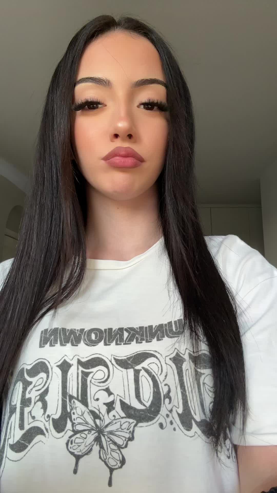 @lari📲