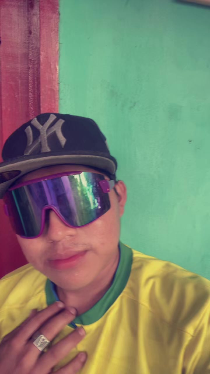 @ Geovanny 💙🫅🏽