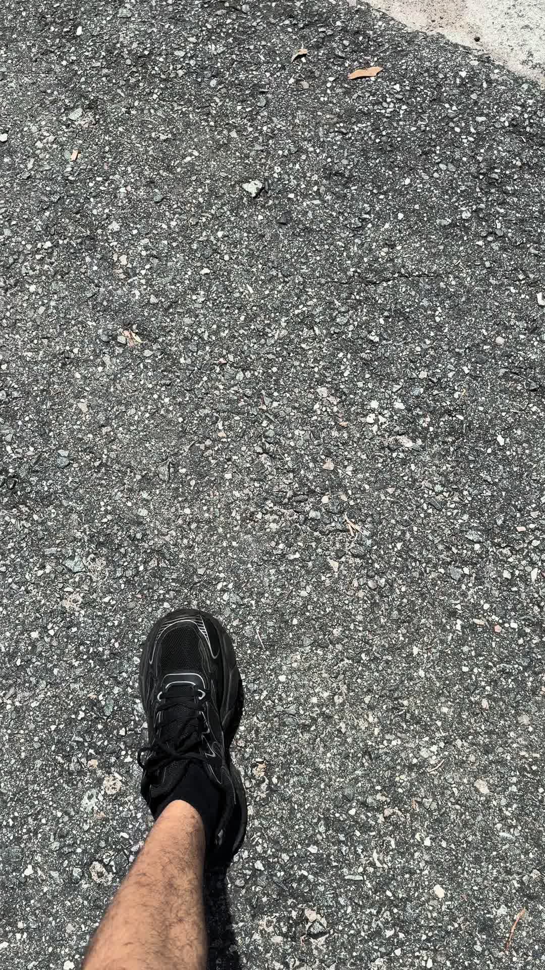 @⃟