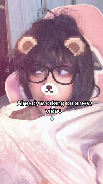 @shygarlicbread