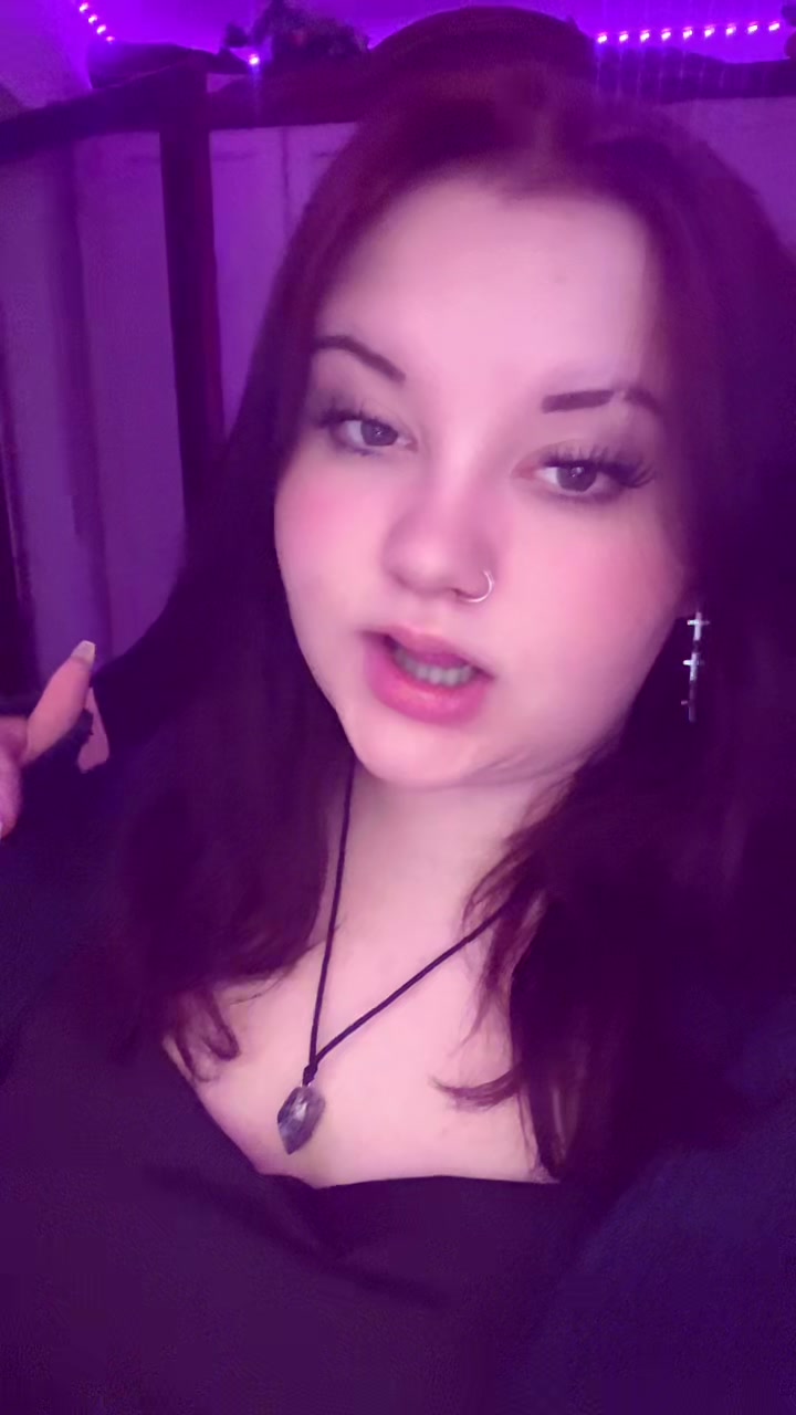 @𝐃𝐚𝐢𝐬𝐲 🥀