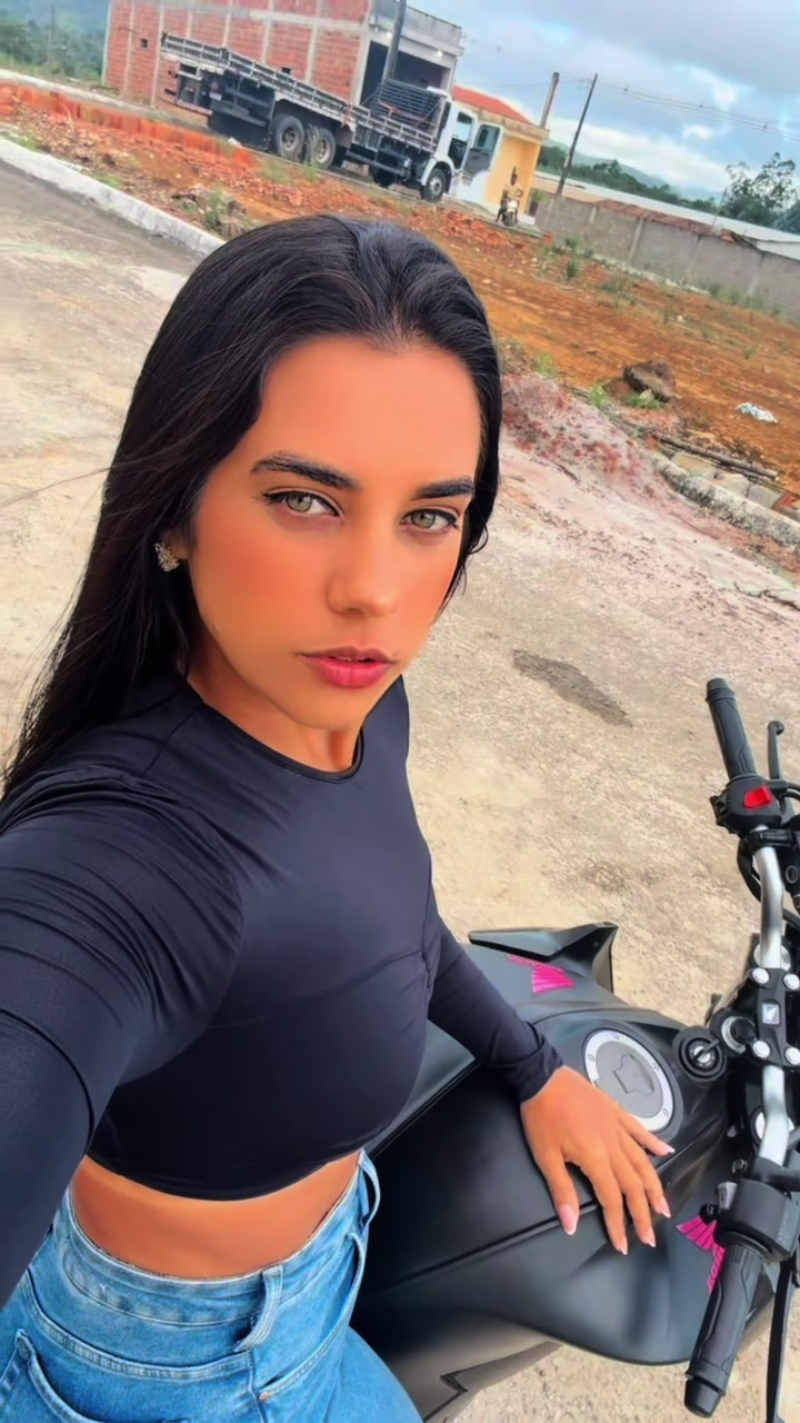 @Janaína