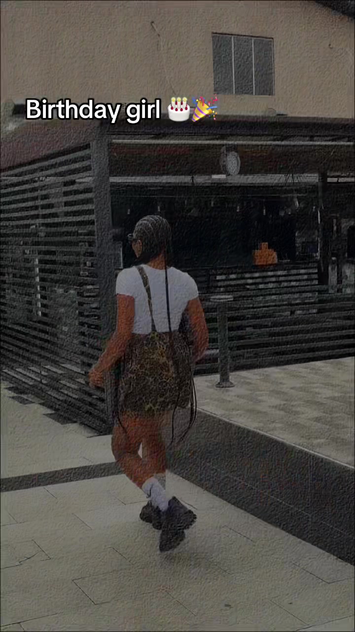@꧁A͟N͟I͟K͟E͟ 🫂😍꧂