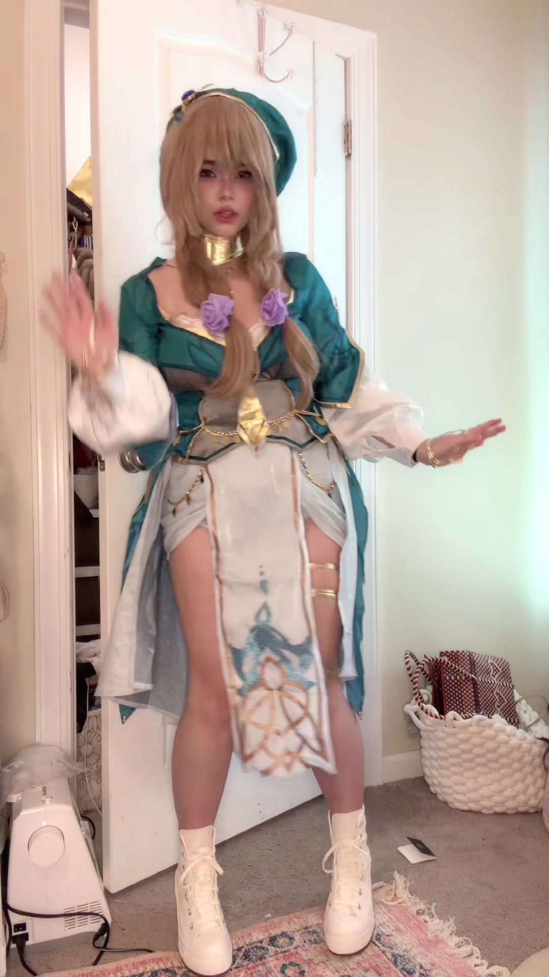 @yoursonly_aurora