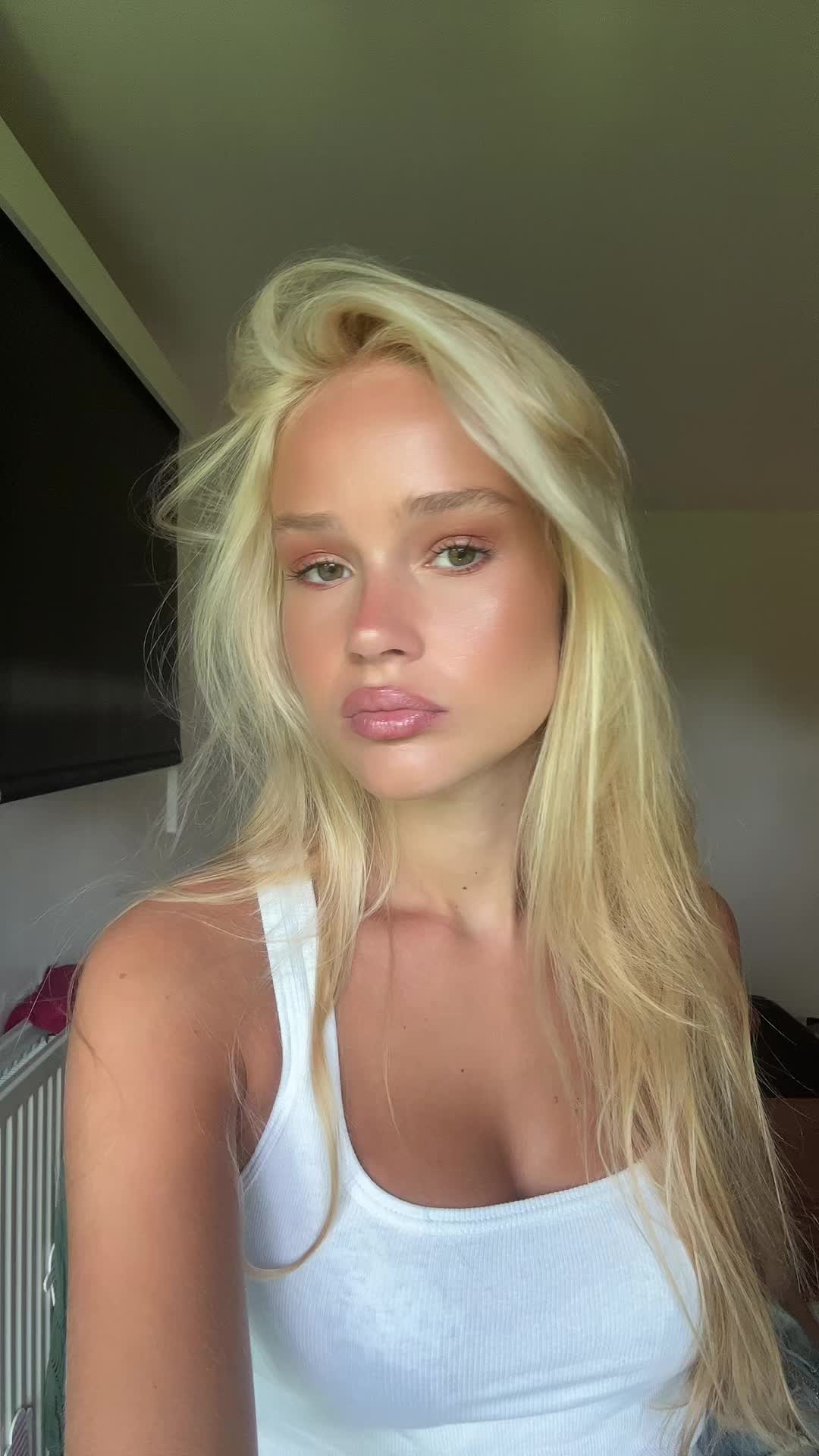 @3llaaaaaaa