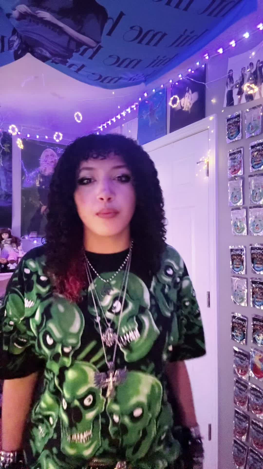 @Zombie_lola🧟♀️🧟♀️