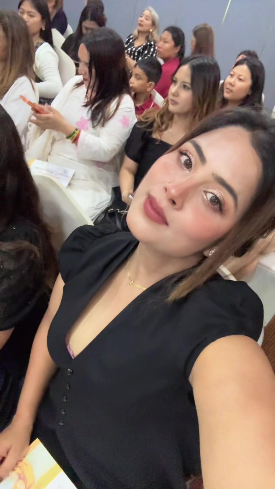 @makeupwithsawru
