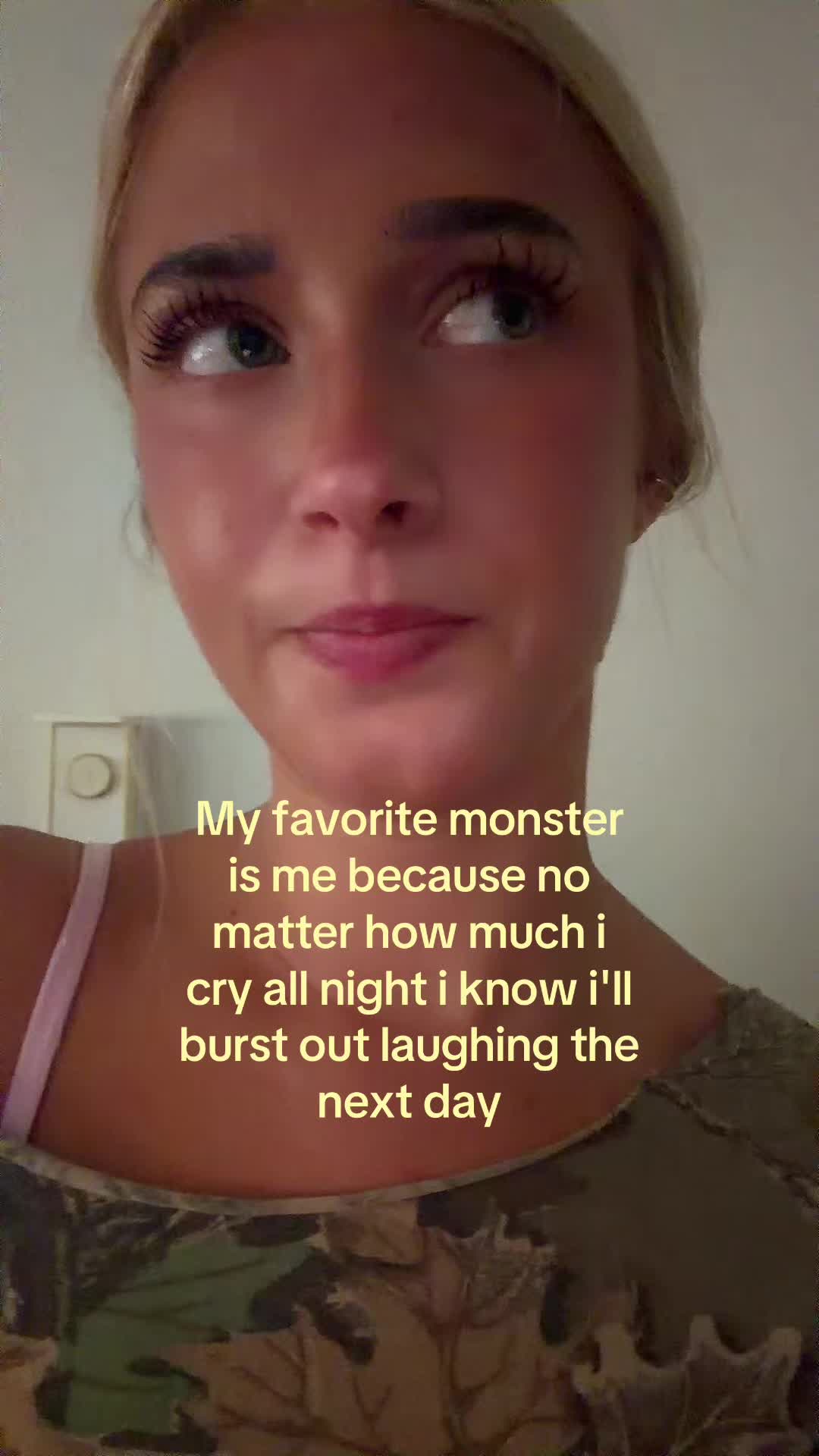@theelliebarker