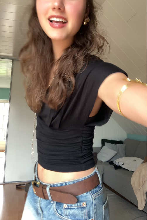@𝒮
