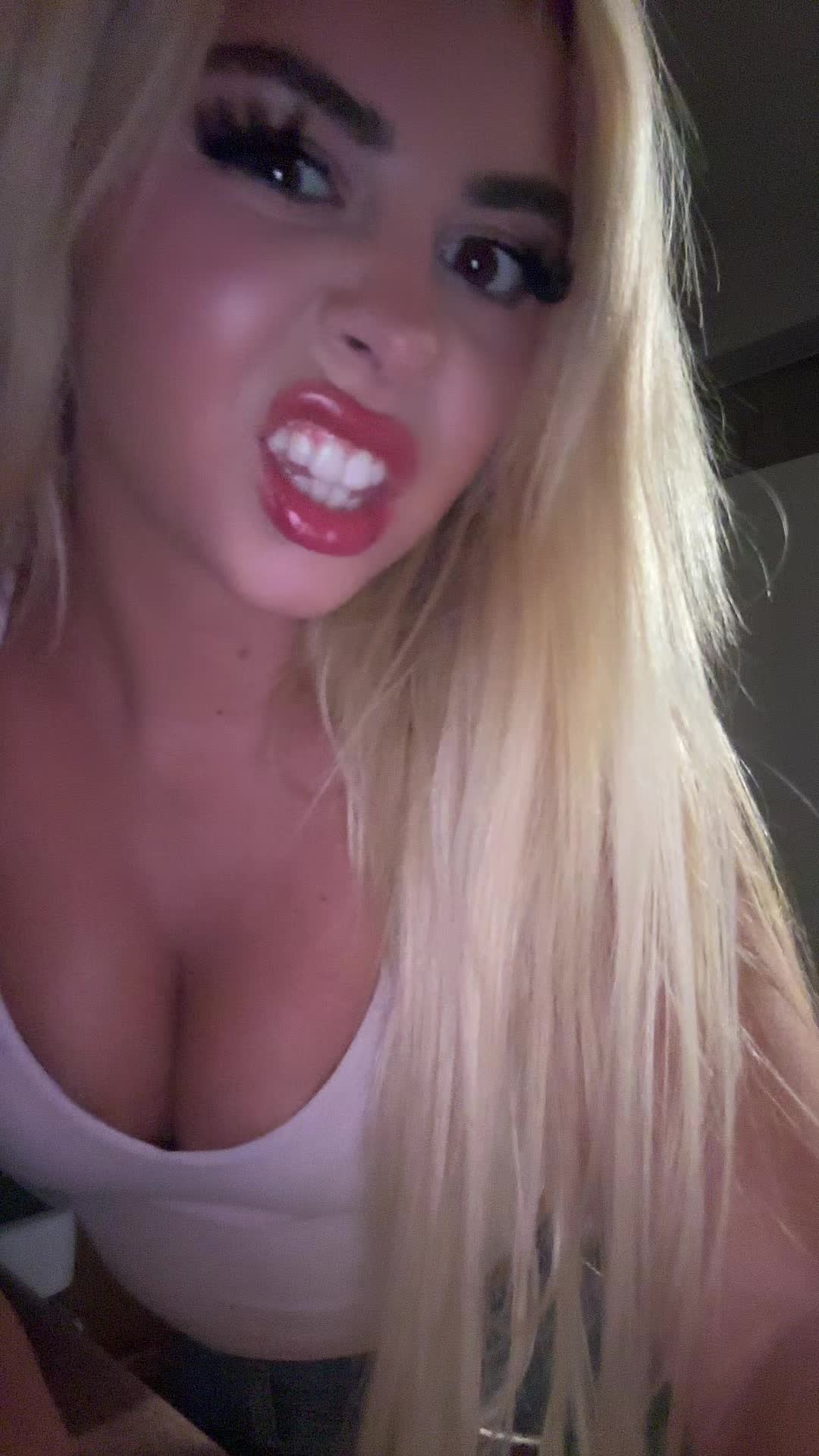 @Valianna Rose