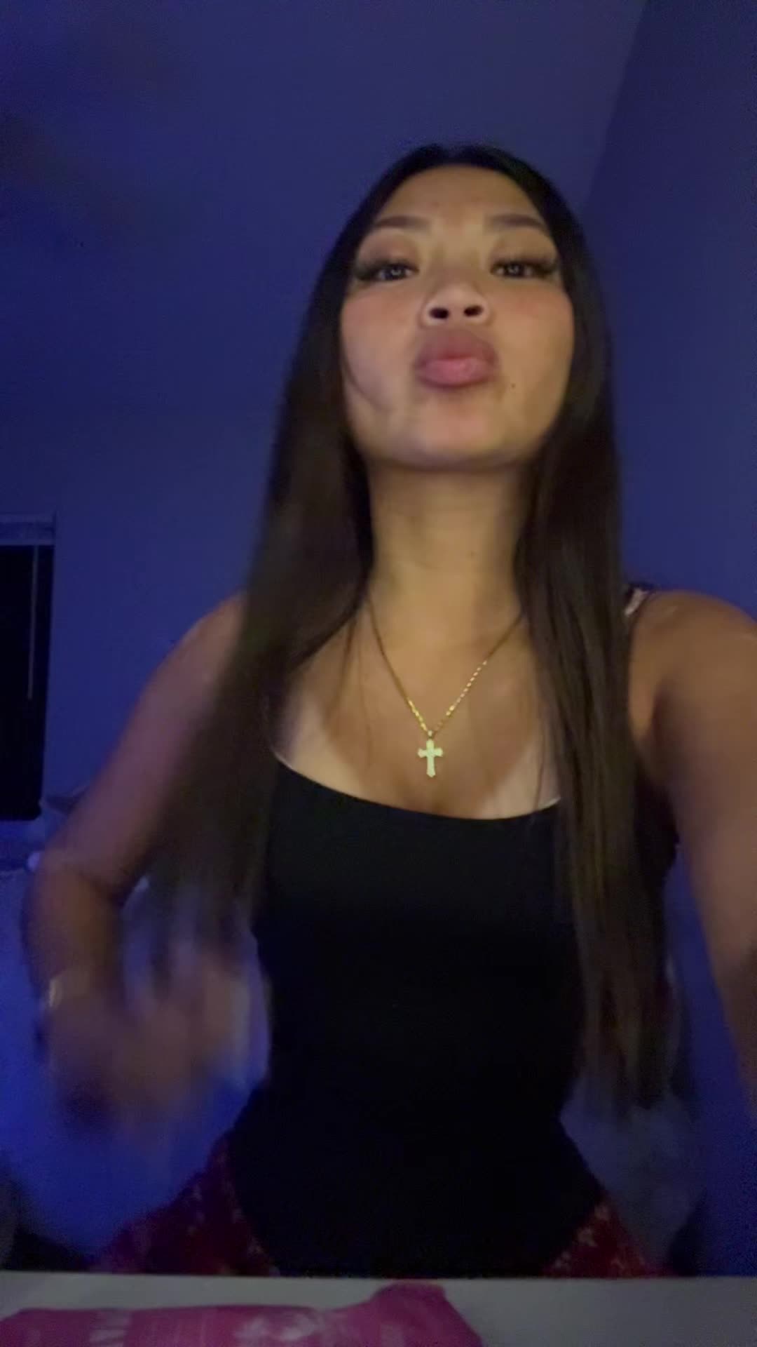 @𝒸𝒽𝑒𝓎𝑒𝓃𝓃𝑒 😉