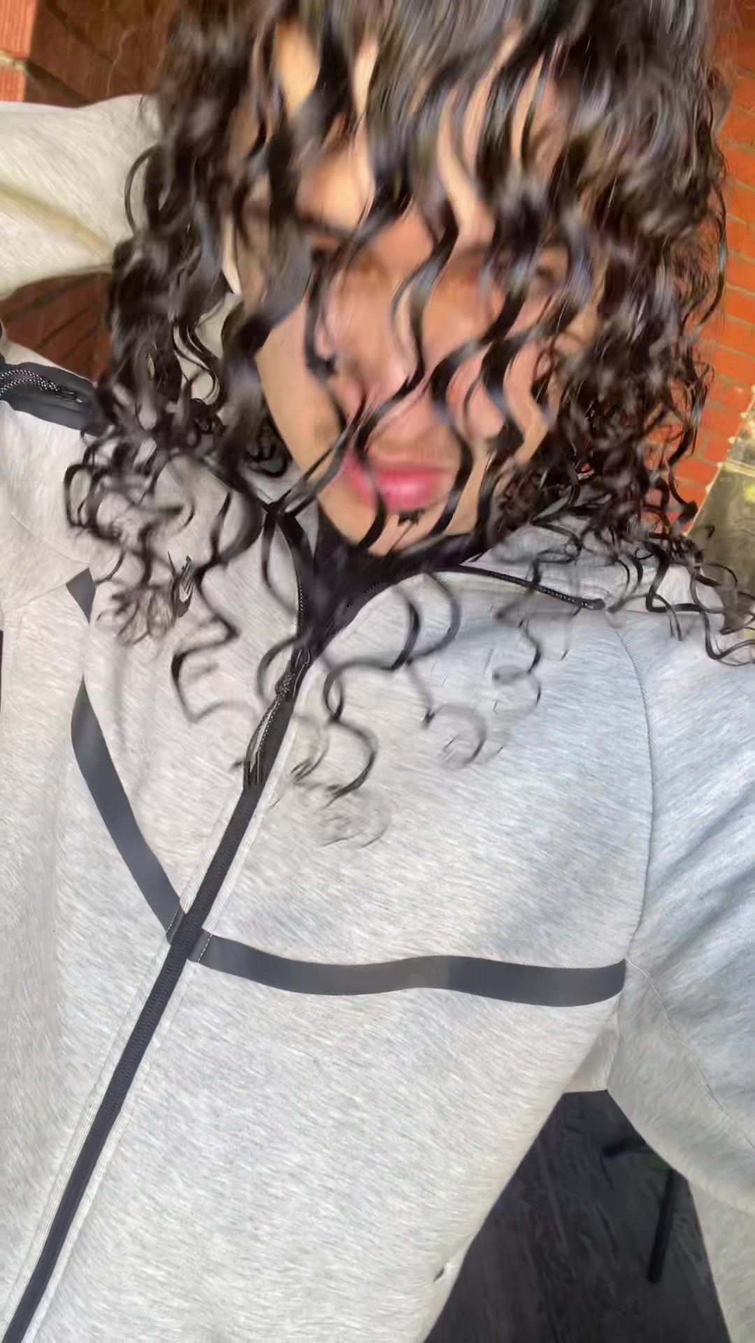 @Thraxr