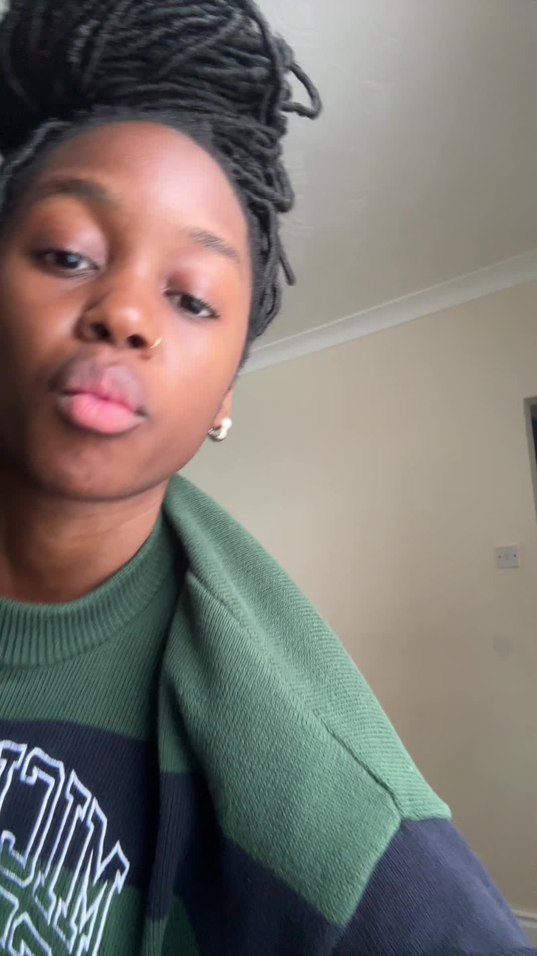 @zoethebat