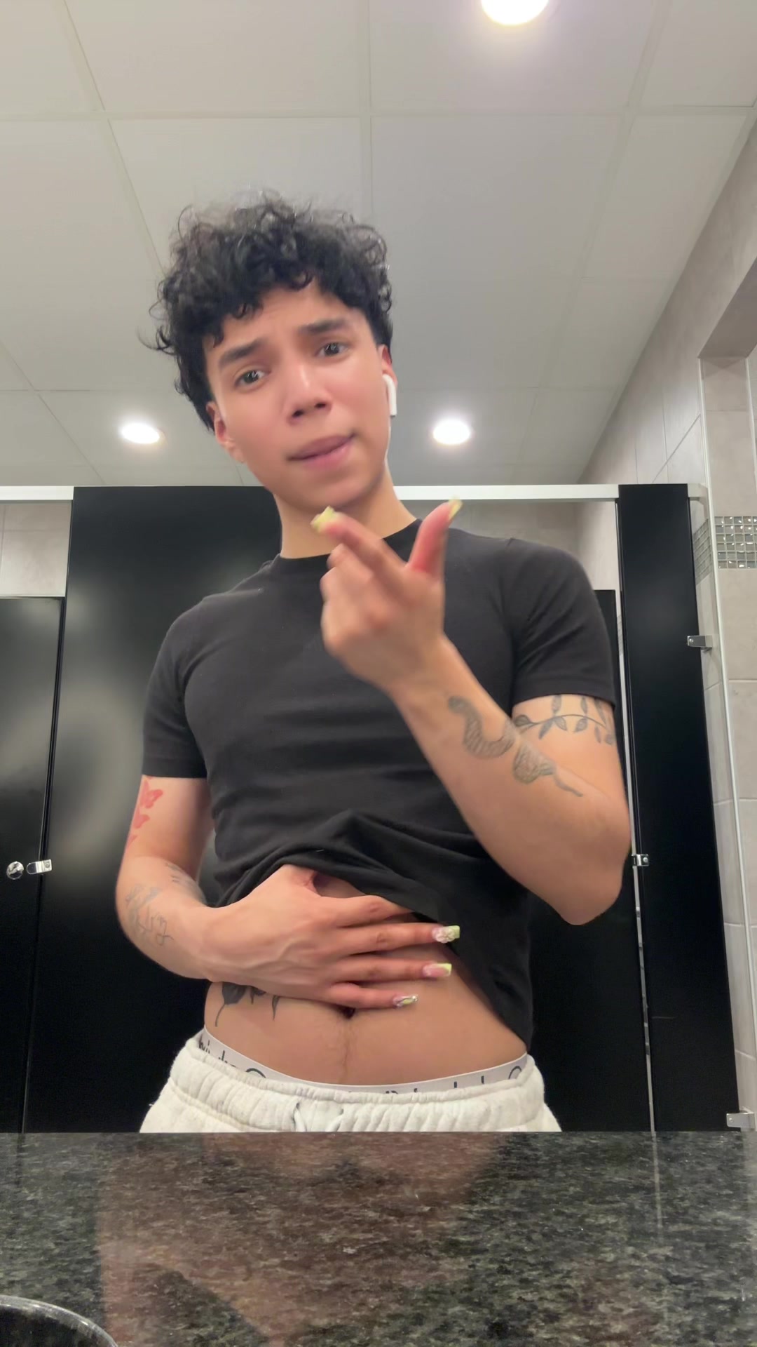@prettyboyjulian1