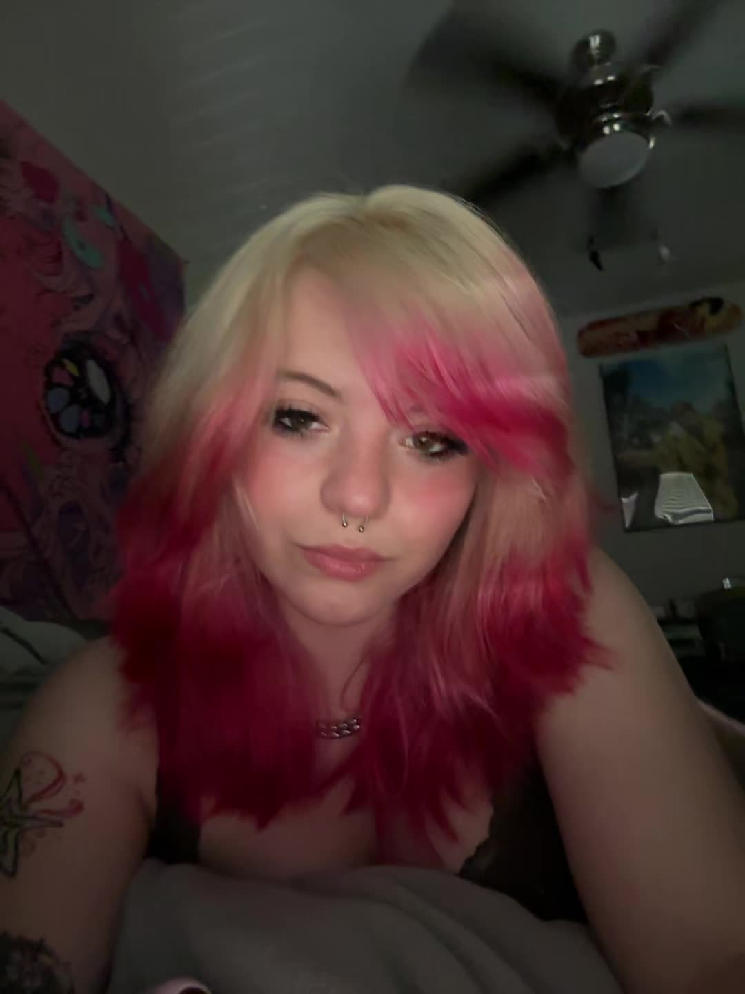 @:3