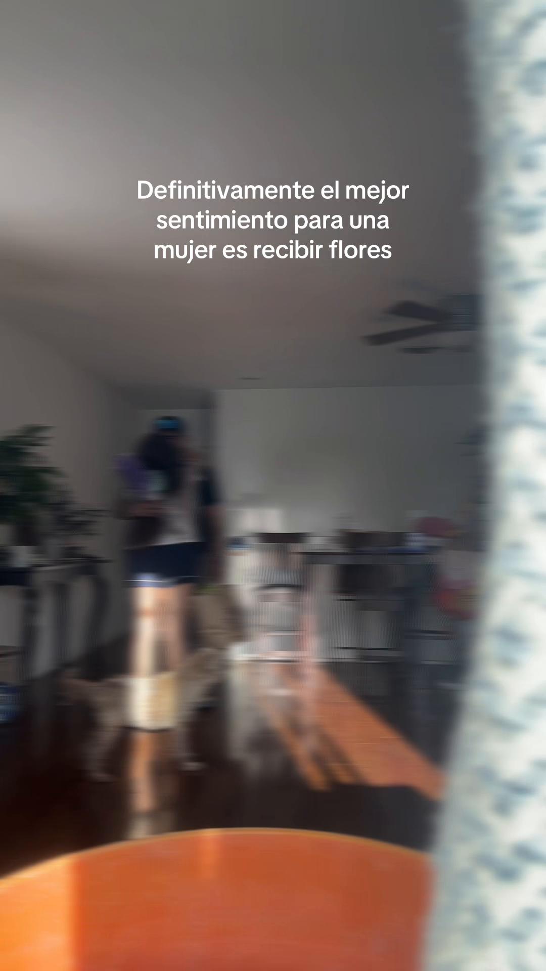 @Laura Sarah&iacute;
