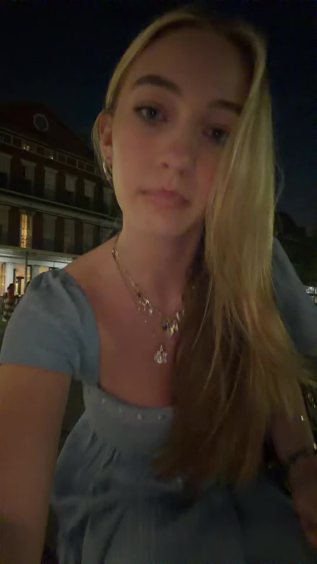 @vivianleake1