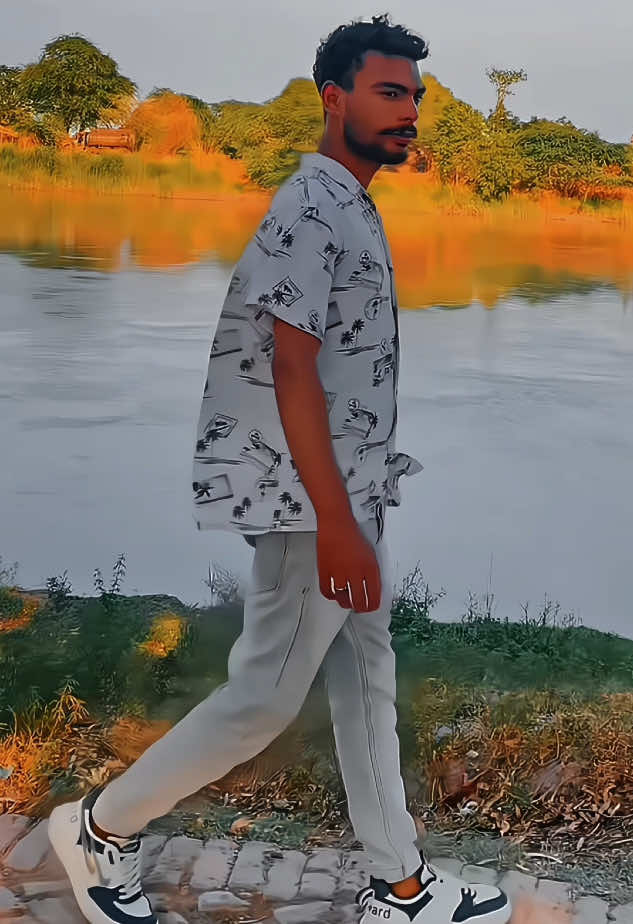 @( ゚∀゚)🖤【M̲R̲.̲G̲i̲L̲L̲3̲0̲6̲】