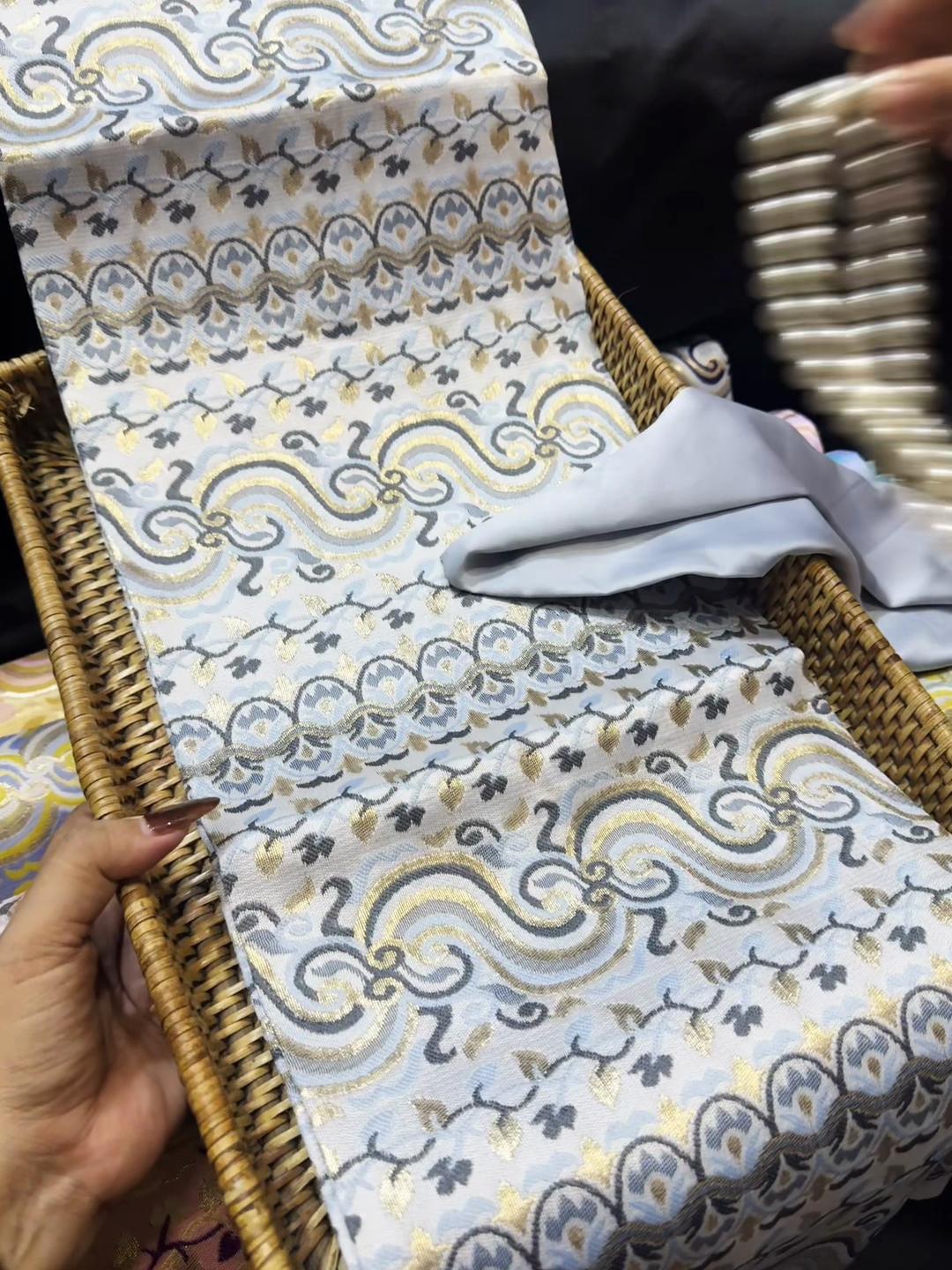 @KathyPoe-ကေသီပိုး -Silk&Fabric