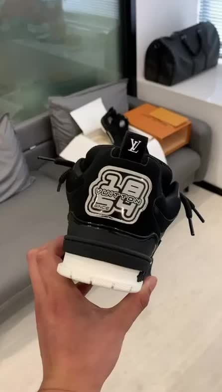 @Apex Sneakers