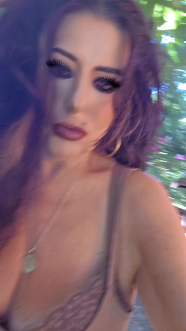 @Paola D