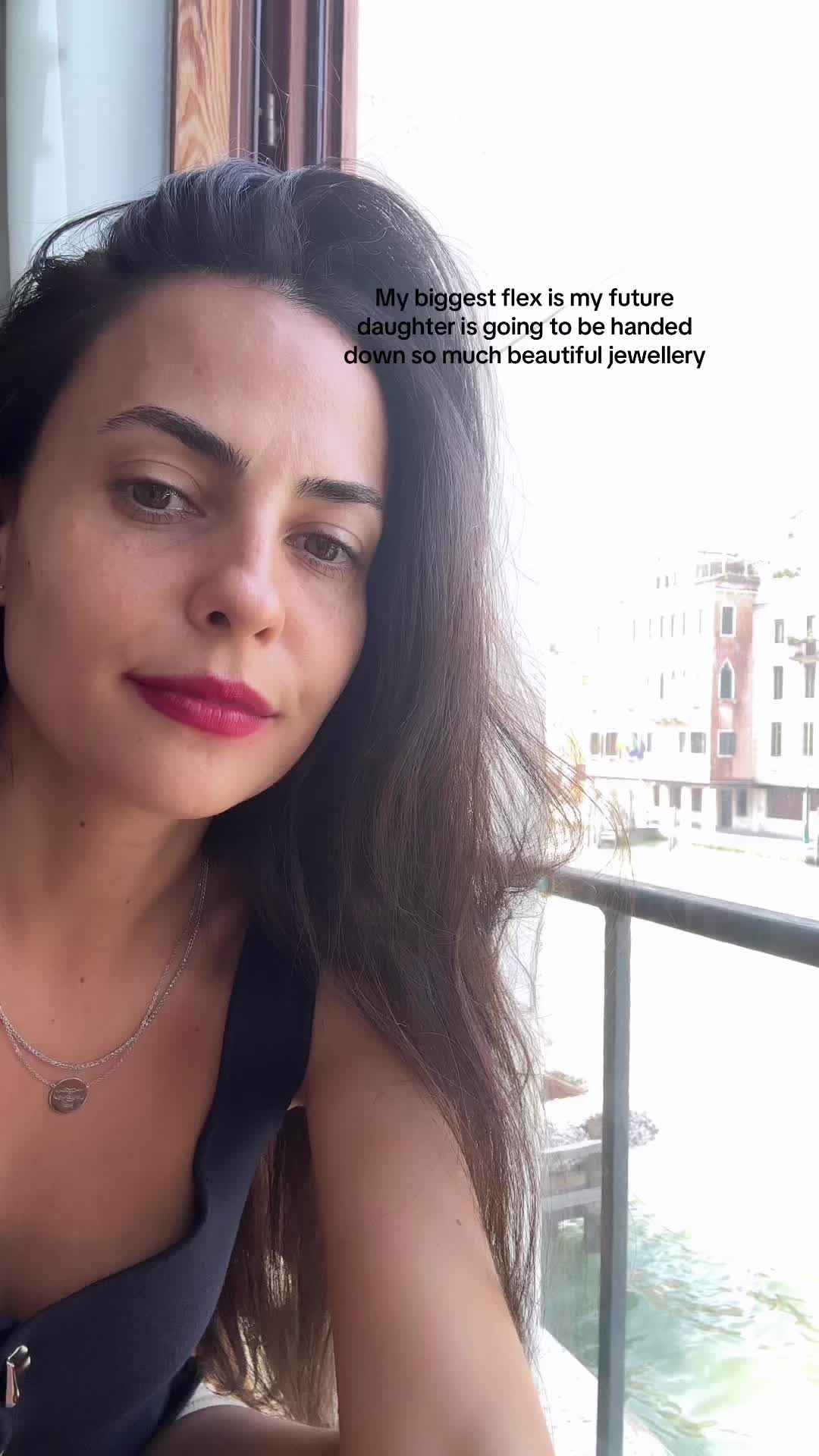 @cassandramamone