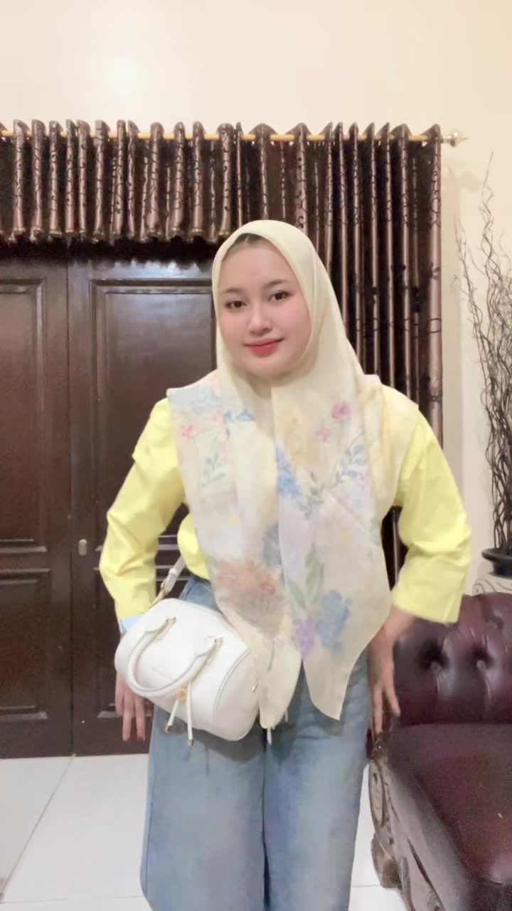 @apt. Indah